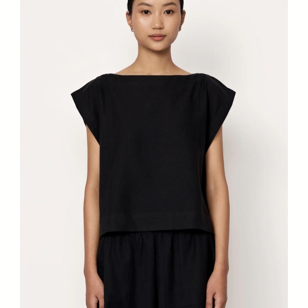 Laude the Label Everyday Top